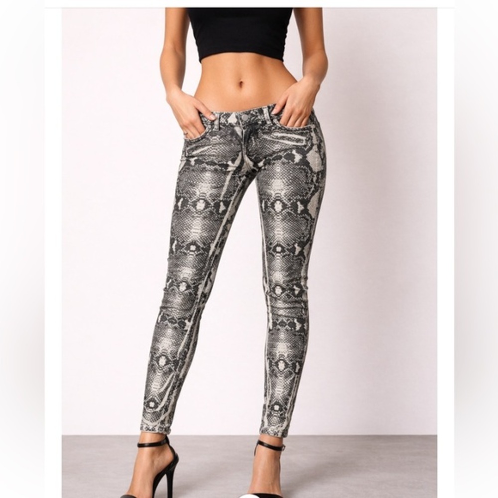 Pierre Balmain snake skin deal fun black and cream ankle zip jeans pants